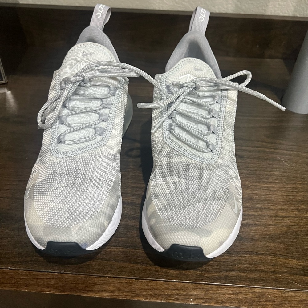 Nike - Picture 2 of 2